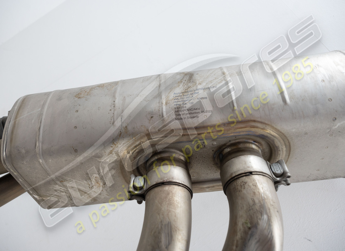 escape deportivo akrapovic usado lamborghini urus. número de pieza 4ml251051a (3)