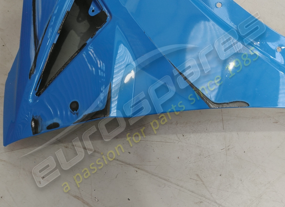 guardabarros delantero derecho lamborghini dañado. número de pieza 4ml821106a (3)