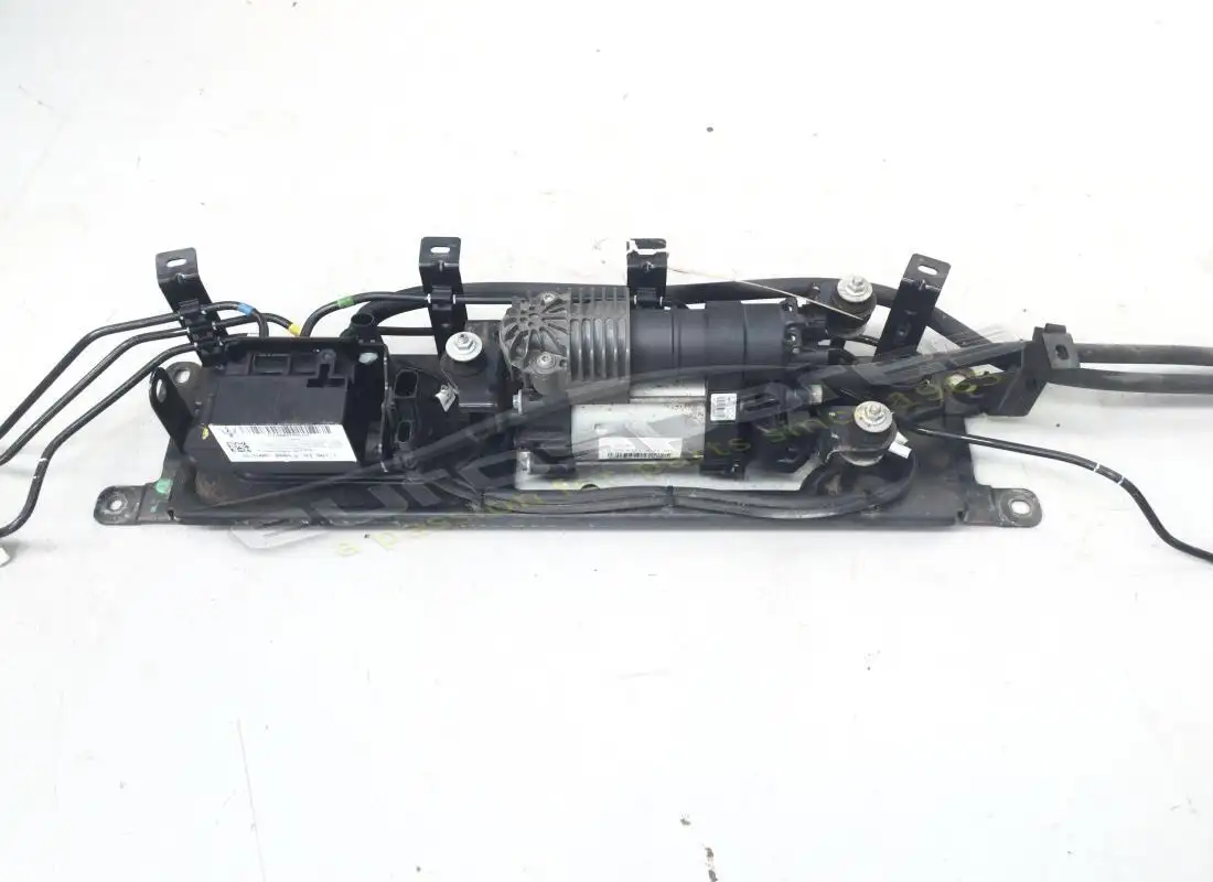 CONJUNTO DE UNIDAD DE COMPRESOR Maserati USADO. NÚMERO DE PIEZA 670039247 (1)