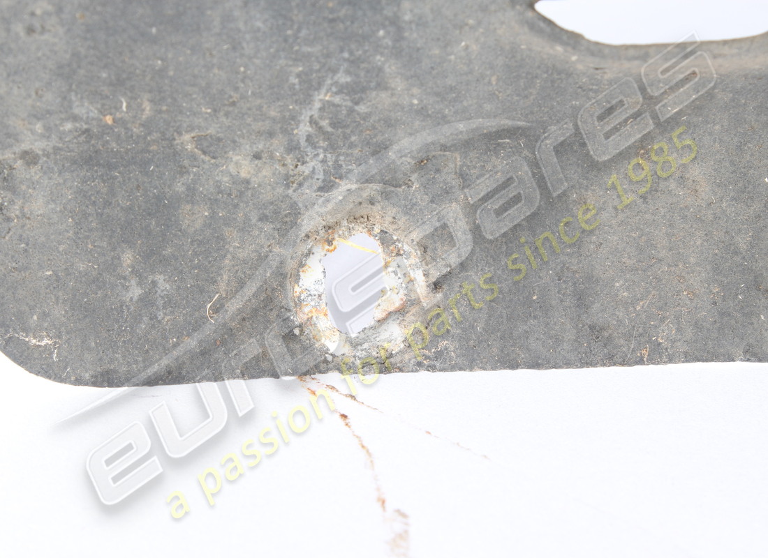 usado ferrari panel de paso de rueda delantero inferior derecho. número de pieza 61750200 (2)