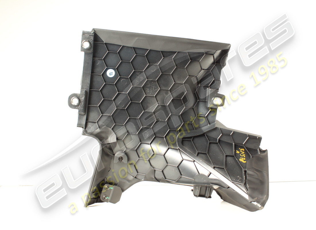 usado ferrari moldura lateral izquierda para luna trasera. número de pieza 88028200 (2)