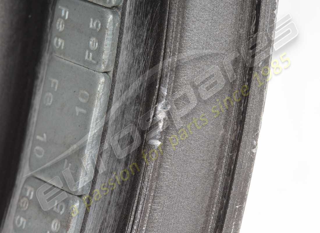 llanta delantera ferrari usada. número de parte 275585 (10)