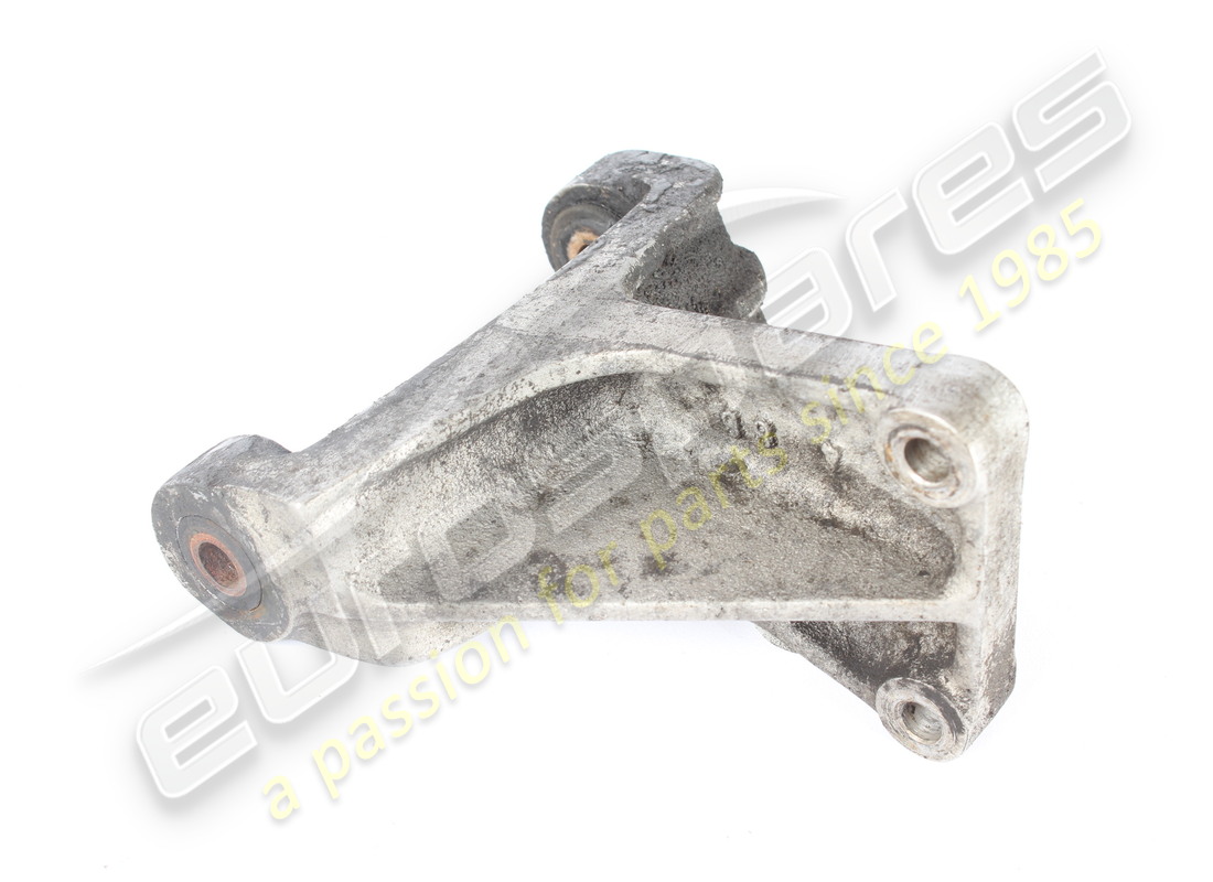 SOPORTE DEL ALTERNADOR USADO Ferrari. NÚMERO DE PIEZA 124655 (1)