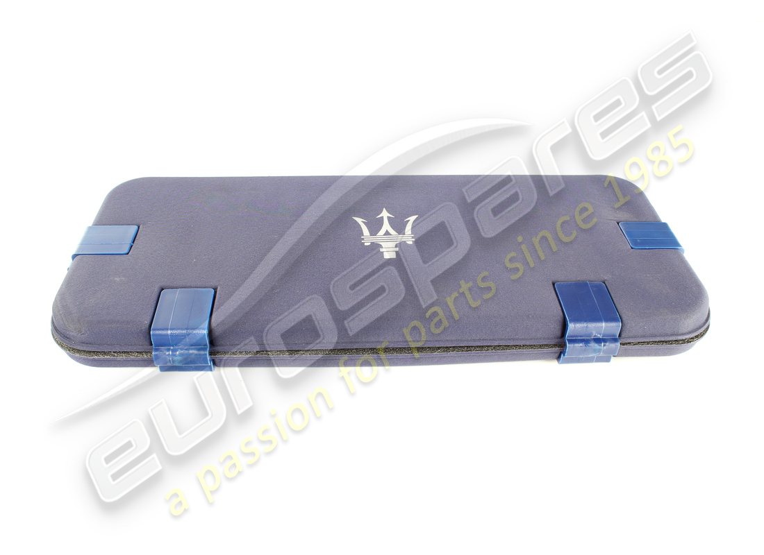 caja de herramientas usada maserati. número de pieza 670004531 (2)