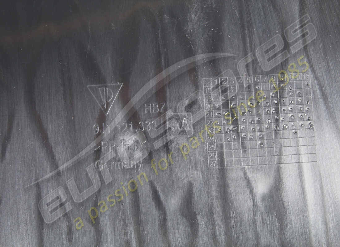 NUEVA GUÍA DE AIRE PORSCHE NEGRO MATE. NÚMERO DE PIEZA 9J1121333AOK1 (5) nueva guía de aire porsche negro mate. número de pieza 9j1121333aok1 (5)