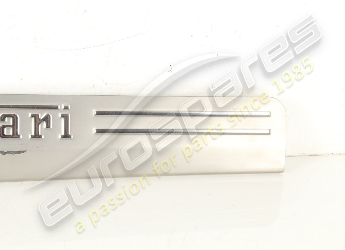 PLACA DE RACOR IZQUIERDA FERRARI USADA. NÚMERO DE PARTE 81362300 (3) placa de racor izquierda ferrari usada. número de parte 81362300 (3)