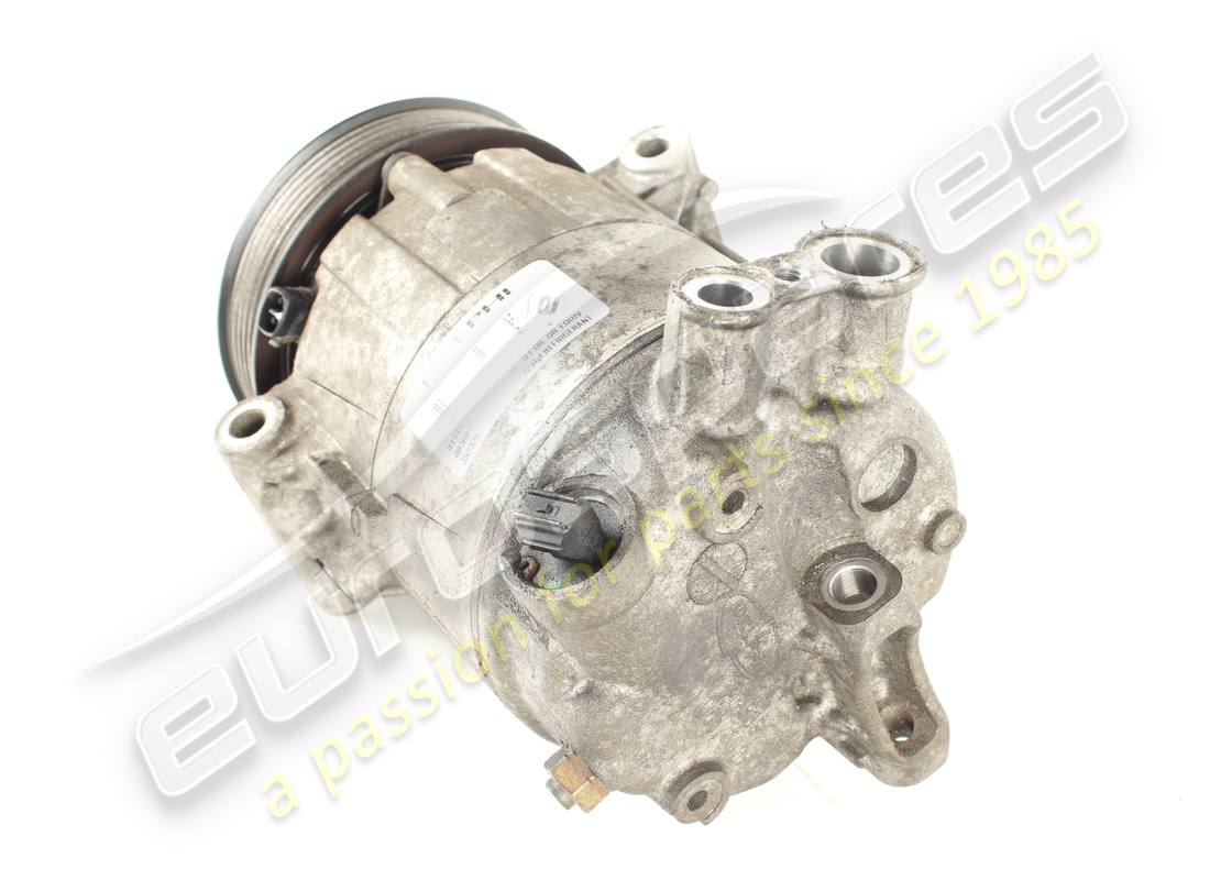 compresor de aire acondicionado usado maserati v6. número de pieza 308716 (3)