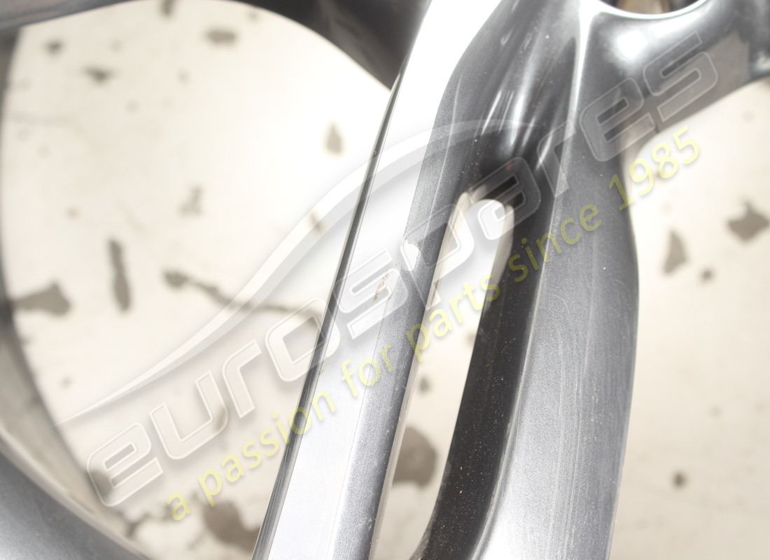 dañado ferrari cerchio forg ant sx t gris d. número de pieza 986211 (4)