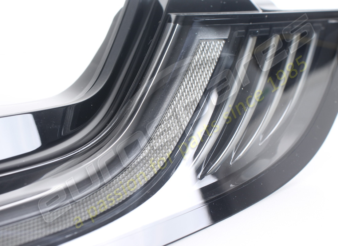 NUEVA LUZ TRASERA PORSCHE. NÚMERO DE PARTE 9P5945092B (4) nueva luz trasera porsche. número de parte 9p5945092b (4)