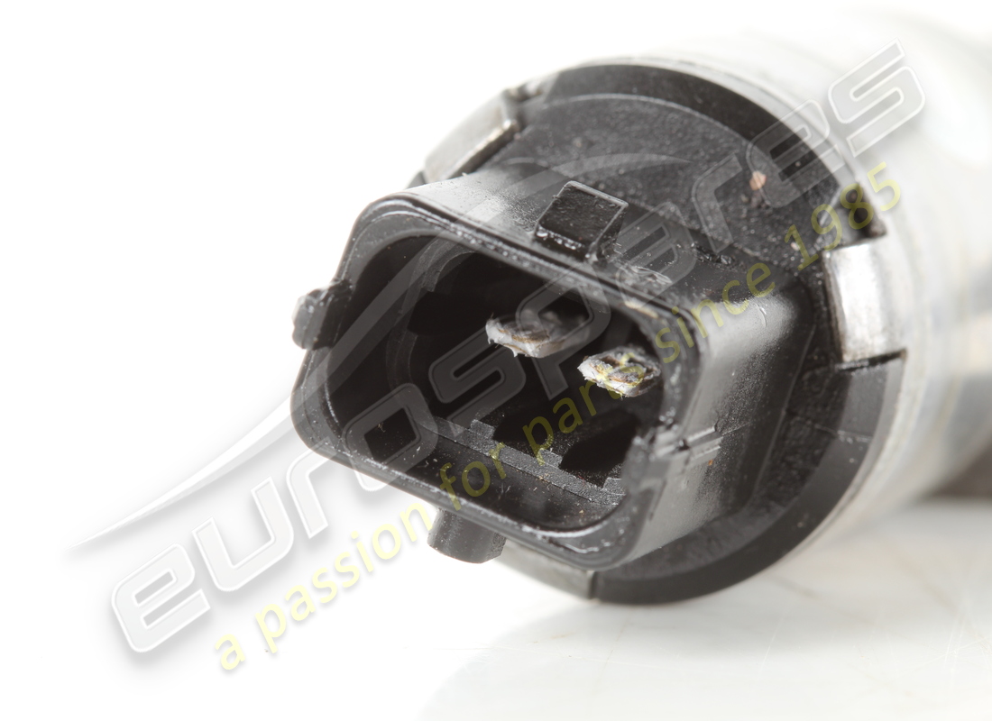 VÁLVULA REGULADORA DE PRESIÓN DE ACEITE FERRARI USADA. NÚMERO DE PARTE 296017 (2) válvula reguladora de presión de aceite ferrari usada. número de parte 296017 (2)