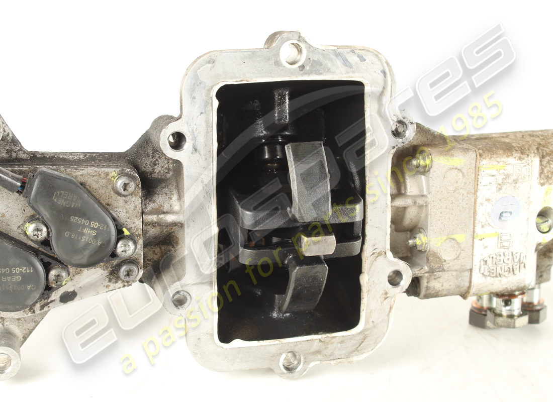 actuador maserati usado con tapa. número de parte 183064 (7)