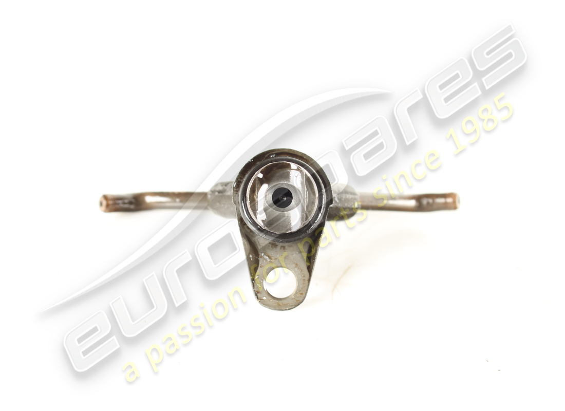 UNIÓN DE BARRA DE ROCIADO Ferrari USADA. NÚMERO DE PIEZA 137607 (1)