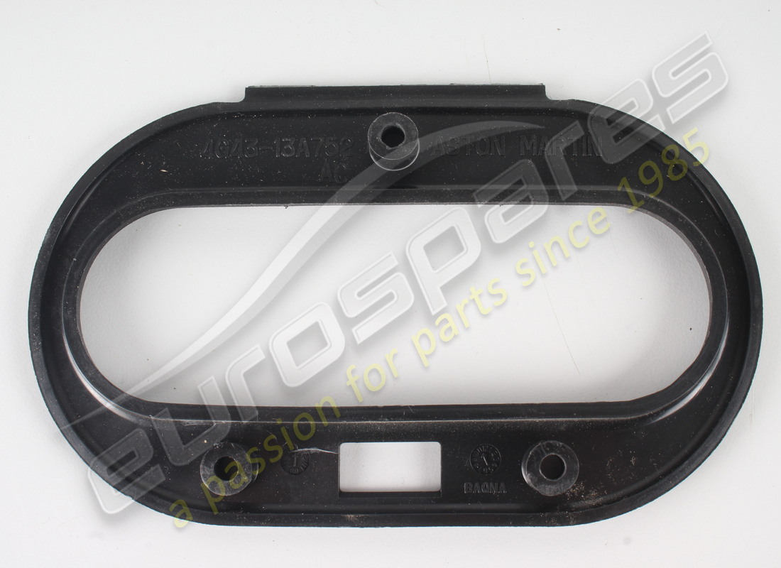usado aston martin tapa l/c aux power sw. número de parte 4g4313a752ac (2)