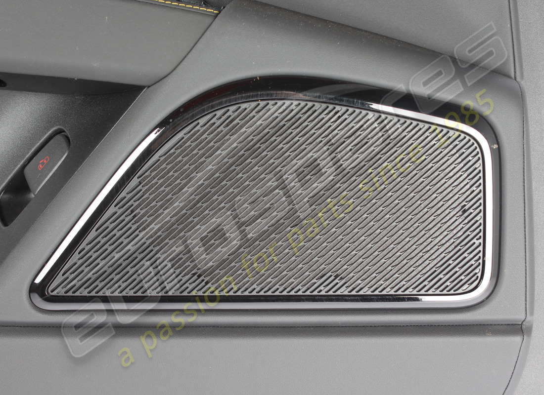 conjunto de panel de puerta delantera izquierda usado maserati. número de pieza 670225898 (4)