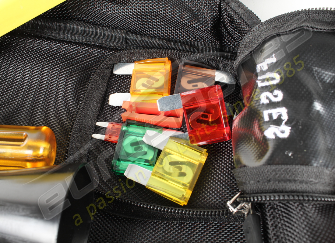 nueva ferrari bolsa de herramientas completa. número de parte 321955 (10)