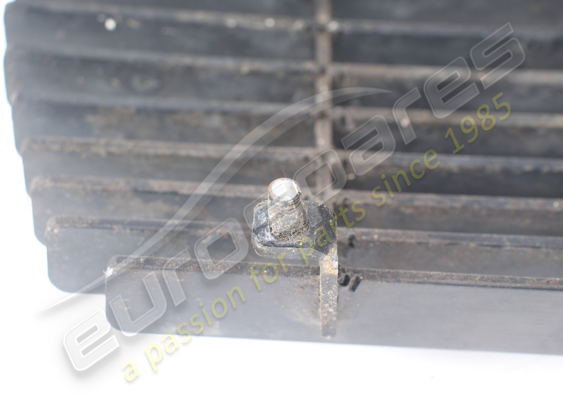used maserati engine compt. lid radiator grill. part number 378300300 (5)