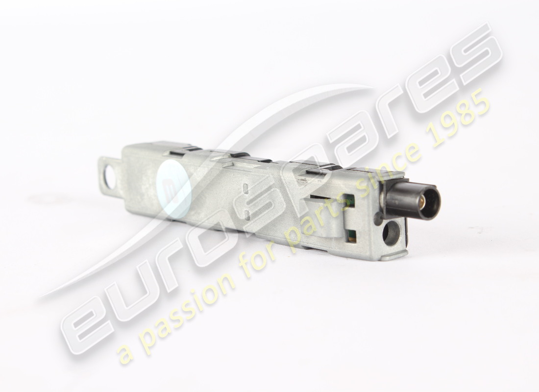 AMPLIFICADOR DE ANTENA Lamborghini USADO. NÚMERO DE PARTE 8R0035225M (1)