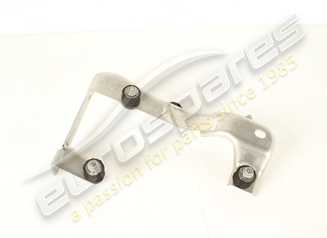 soporte usado ferrari para fijación al chasis. número de pieza 779158 (2)