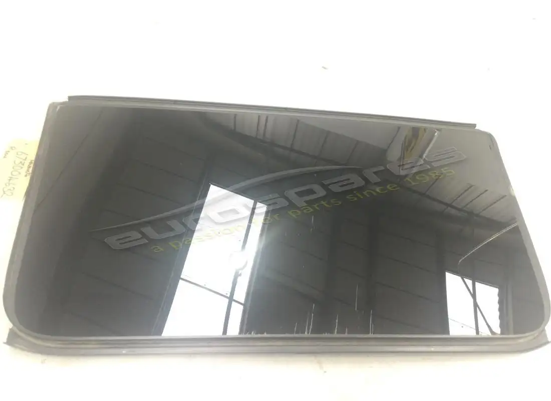 vidrio de techo corredizo trasero usado maserati. número de pieza 673004632 (1)