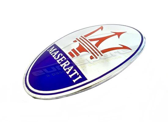 usado maserati insignia de escudo ovalada en el guardabarros delantero número de pieza 67956100