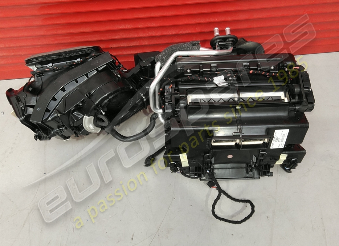 CARCASA DEL EVAPORADOR Lamborghini USADA CON . NÚMERO DE PARTE 4M2820023 (1)