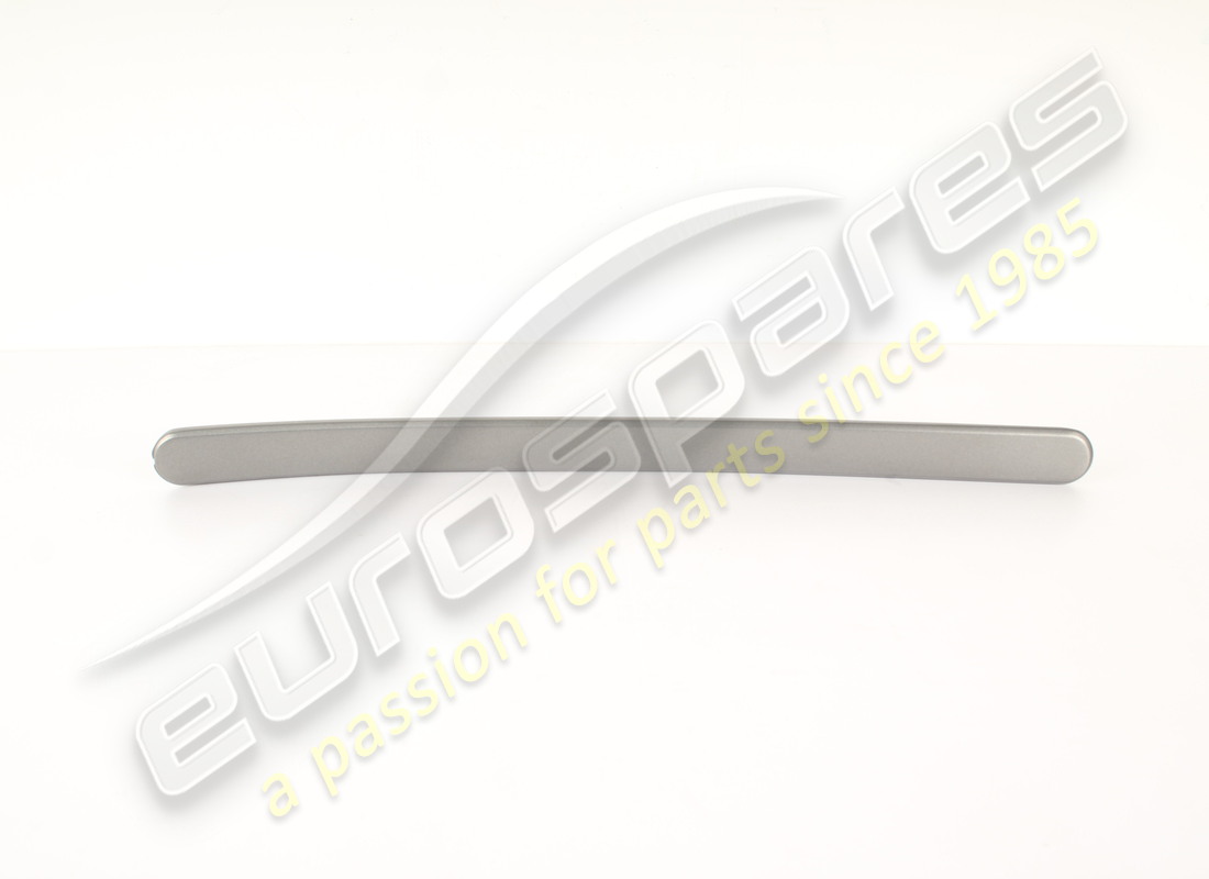 MOLDURA TRASERA IZQUIERDA DE ALUMINIO USADA Maserati. NÚMERO DE PIEZA 67393928 (1)