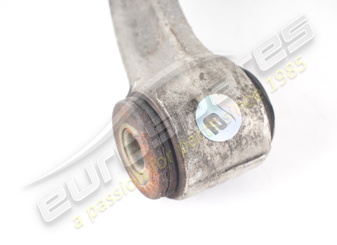 BRAZO SUPERIOR DE SUSPENSIÓN DELANTERA MASERATI USADO. NÚMERO DE PARTE 386600027 (4) brazo superior de suspensión delantera maserati usado. número de parte 386600027 (4)