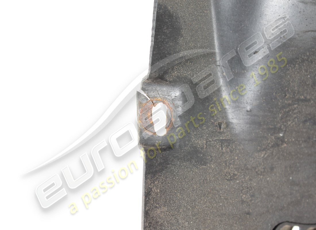 pasaje de rueda trasero derecho completo dañado ferrari. número de pieza 88567400 (3)