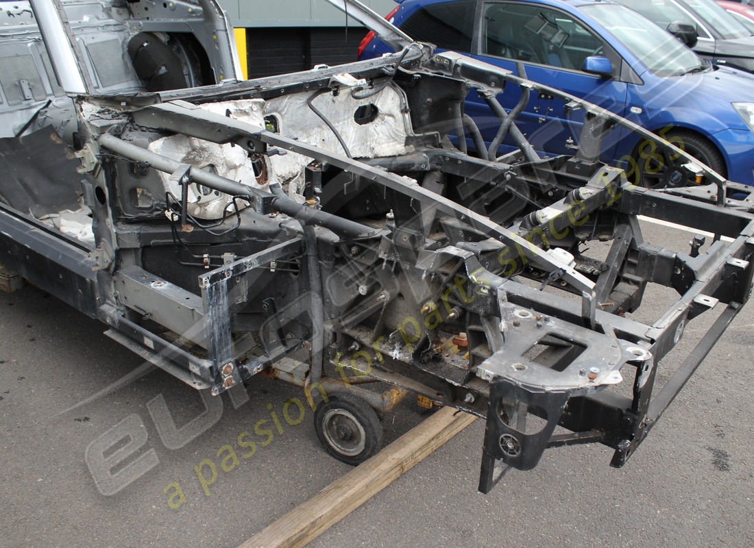 chasis delantero completo ferrari usado. número de parte 985213714 (2)