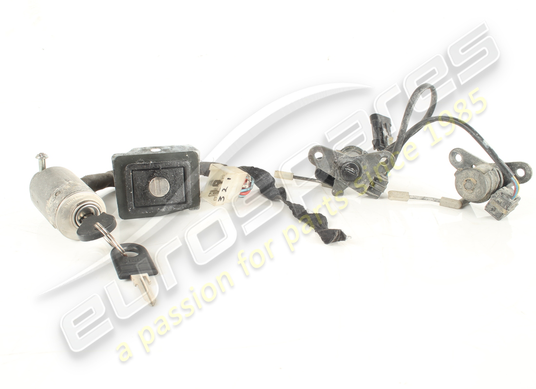 USADO Eurospares JUEGO DE CERRADURA COMPLETO CON LLAVE. NÚMERO DE PIEZA EAP1563047 (1)