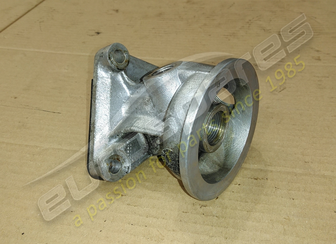 BASE DE FILTRO DE ACEITE USADA Ferrari. NÚMERO DE PIEZA 123863 (1)