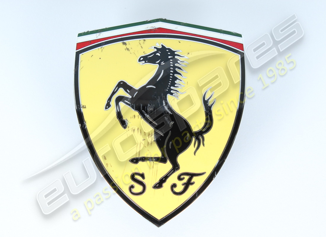 ferrari insignia del escudo squadra corse dañada. número de parte 88954300 (1)