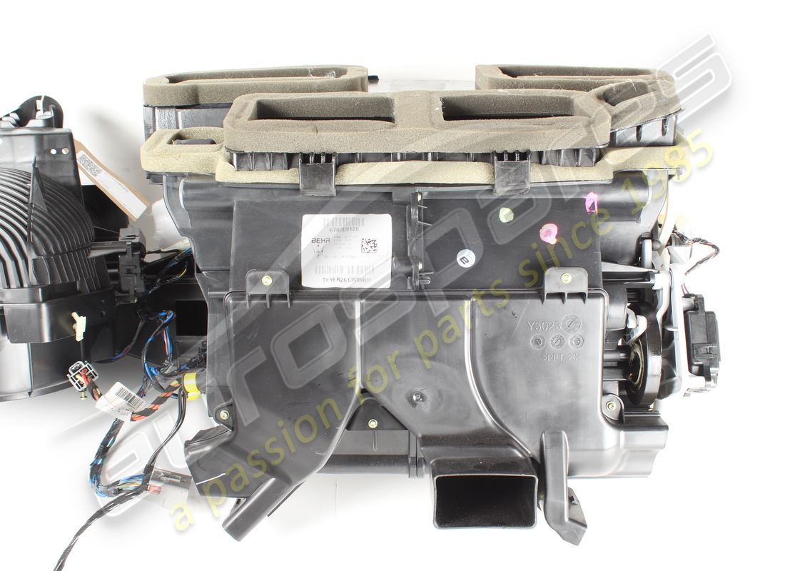 used maserati complete air condition assembly. part number 670009120 (3)