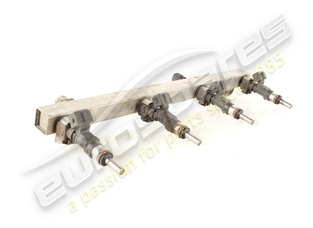 TUBO DE COMBUSTIBLE Maserati USADO CON INYECTORES. NÚMERO DE PARTE 215337 (1)