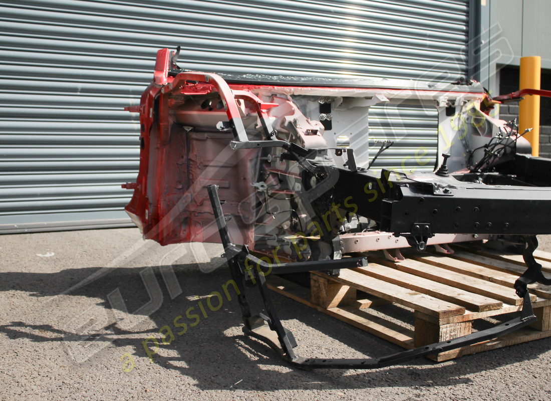 chasis delantero eurospares ferrari f8 usado. número de parte eap1390088 (3)