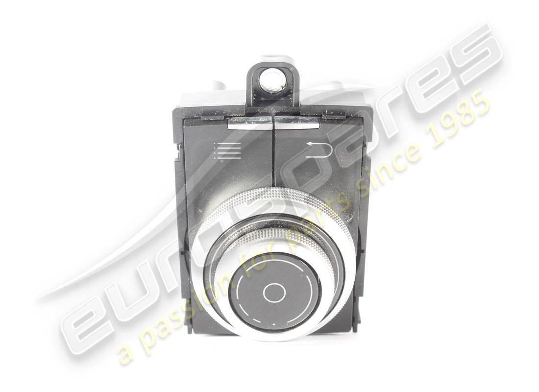 USADO Maserati PERILLA GIRATORIA RHD. NÚMERO DE PIEZA 670110724 (1)