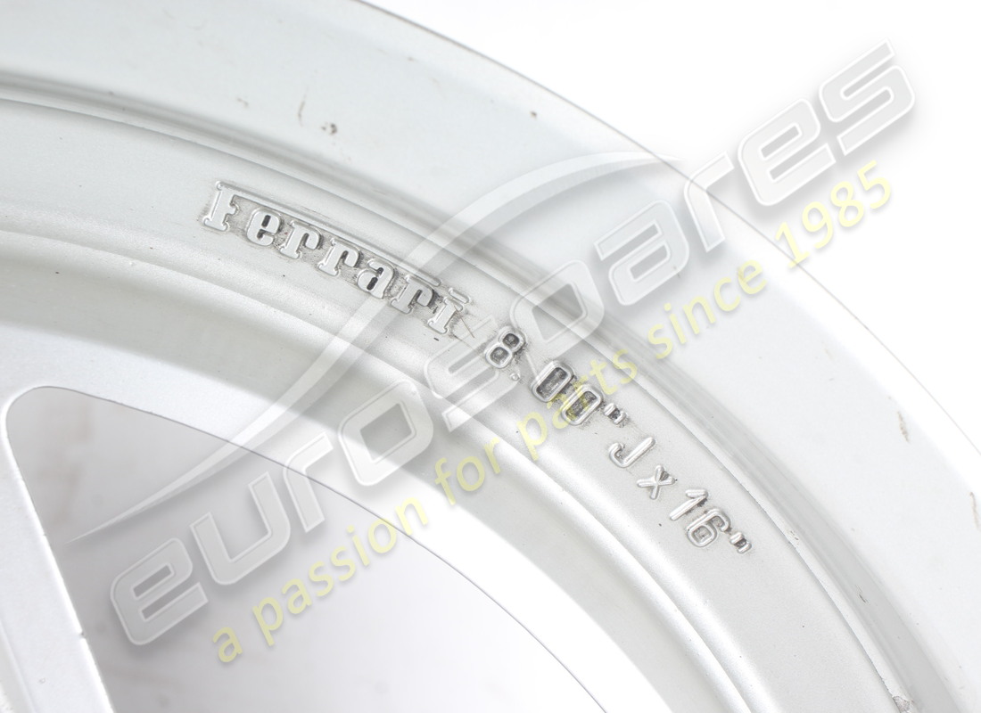 rueda trasera de carretera ferrari usada 8jx16. número de parte 130905 (2)