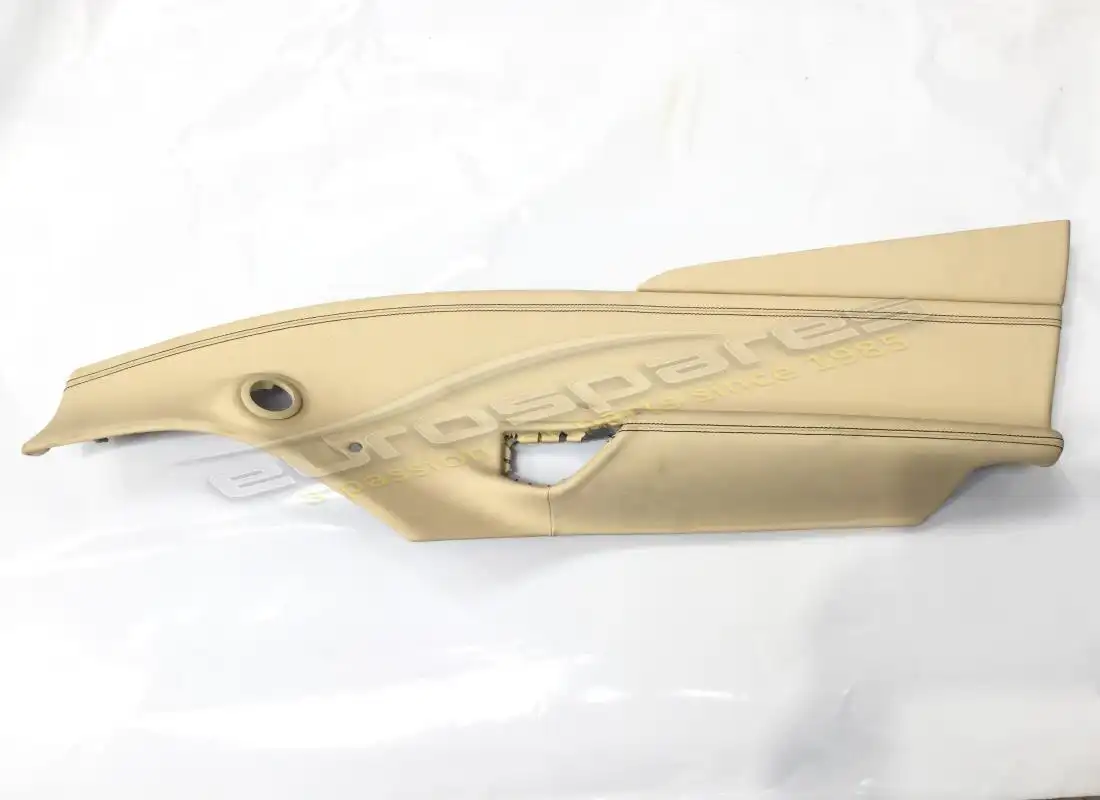 TARJETA DE PUERTA DERECHA Ferrari USADA RHD. NÚMERO DE PARTE 87057300 (1)
