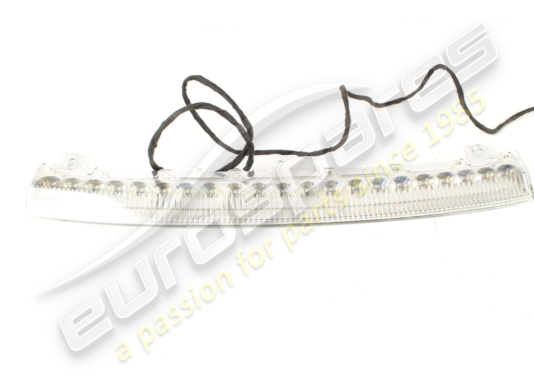 luz de freno adicional usada maserati. número de pieza 670001632 (2)
