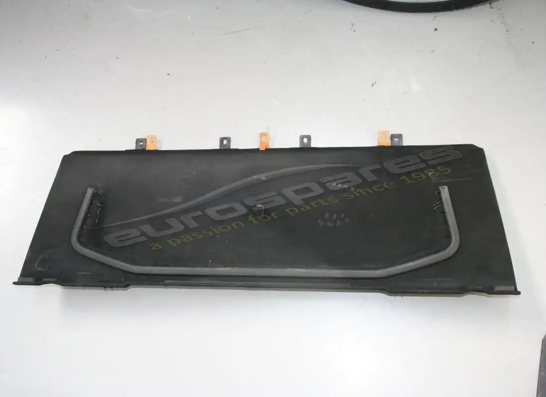 FORRO Lamborghini USADO, PANEL TRASERO. NÚMERO DE PARTE 4T8867477LEA9 (1)