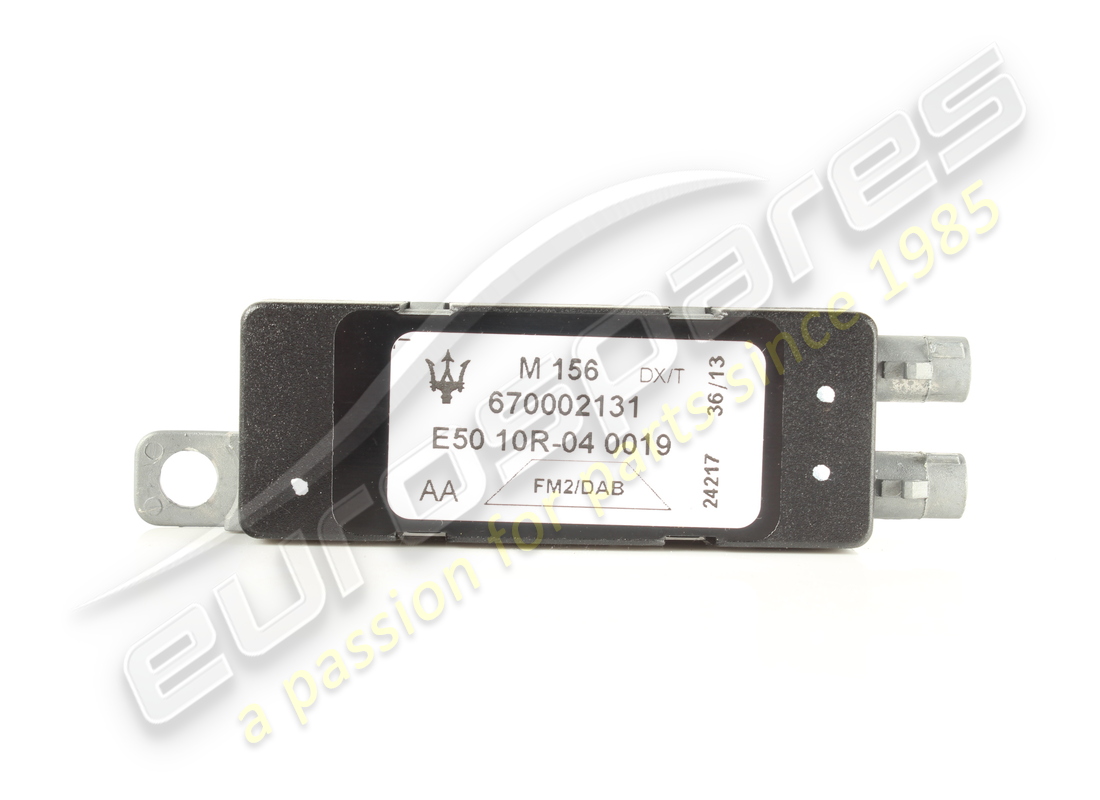 AMPLIFICADOR Maserati FM2/DAB USADO. NÚMERO DE PARTE 670002131 (1)