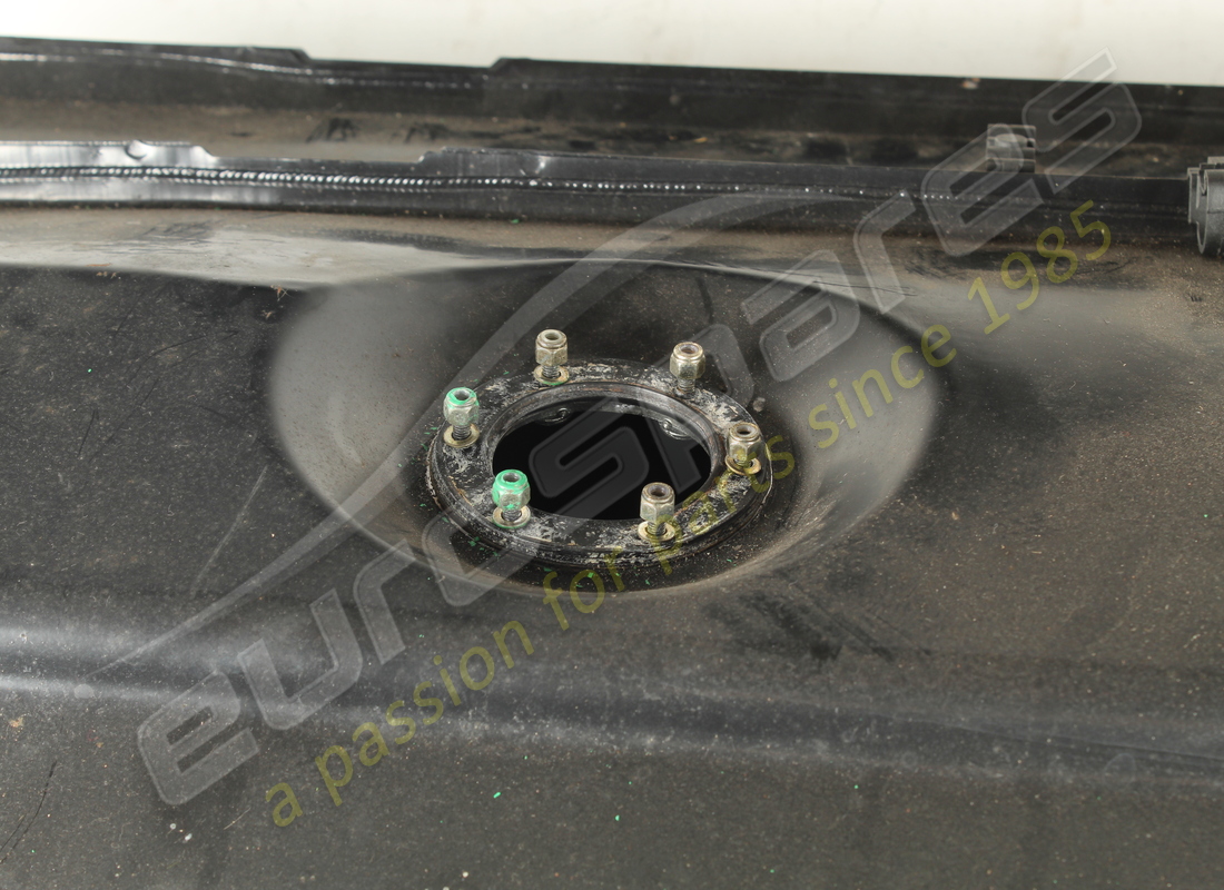 USADO MASERATI CONJUNTO DE TANQUE DE COMBUSTIBLE SAL. NÚMERO DE PIEZA 389200103 (4) usado maserati conjunto de tanque de combustible sal. número de pieza 389200103 (4)