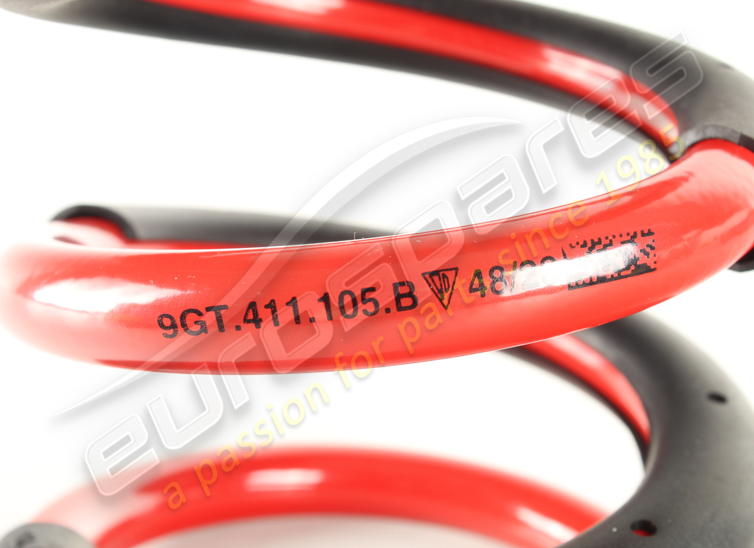 NUEVO RESORTE HELICOIDAL PORSCHE. NÚMERO DE PIEZA 9GT411105B (3) nuevo resorte helicoidal porsche. número de pieza 9gt411105b (3)