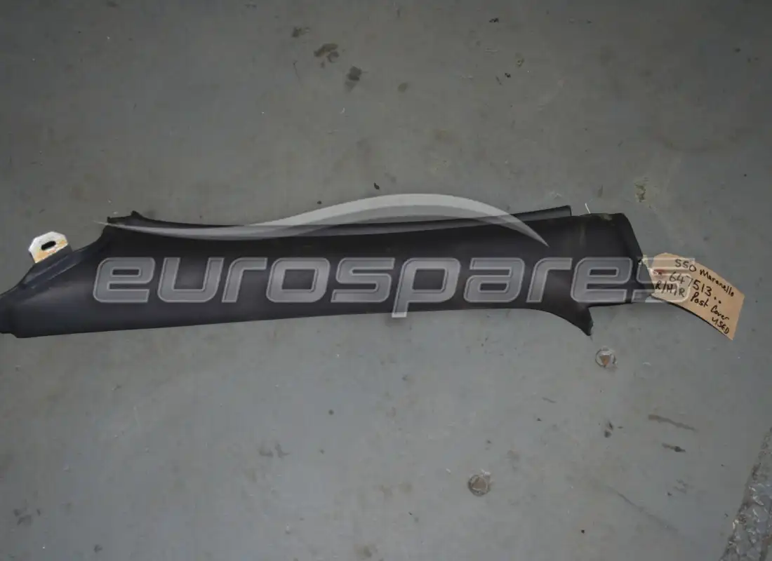 CUBIERTA DE POSTE TRASERO DERECHO Ferrari USADA. NÚMERO DE PIEZA 647513.. (1)