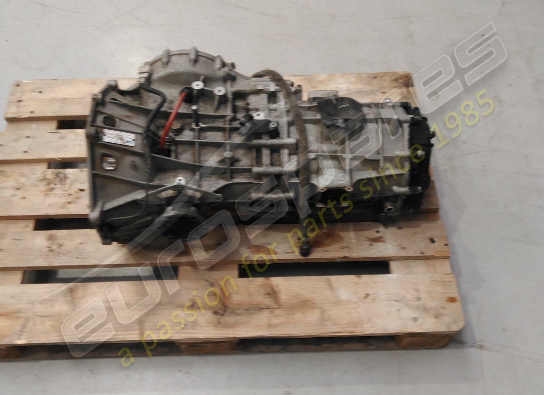 caja de cambios lamborghini usada. número de parte 086300045j (2)