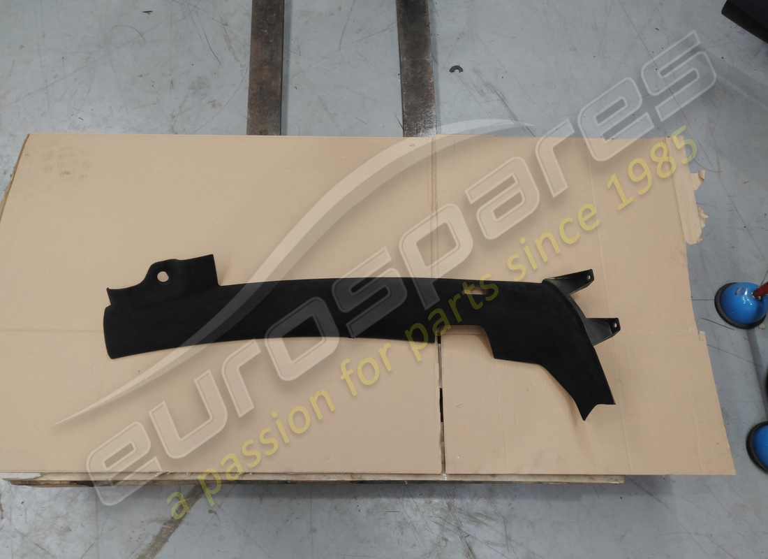 panel de acabado lamborghini usado, pilar. número de parte 476867352b (2)