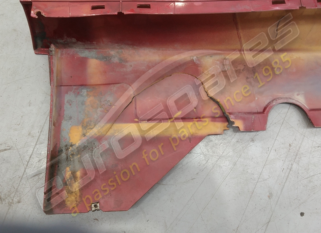 tapa de balancín lamborghini dañada, izquierda. número de parte 400853563 (2)