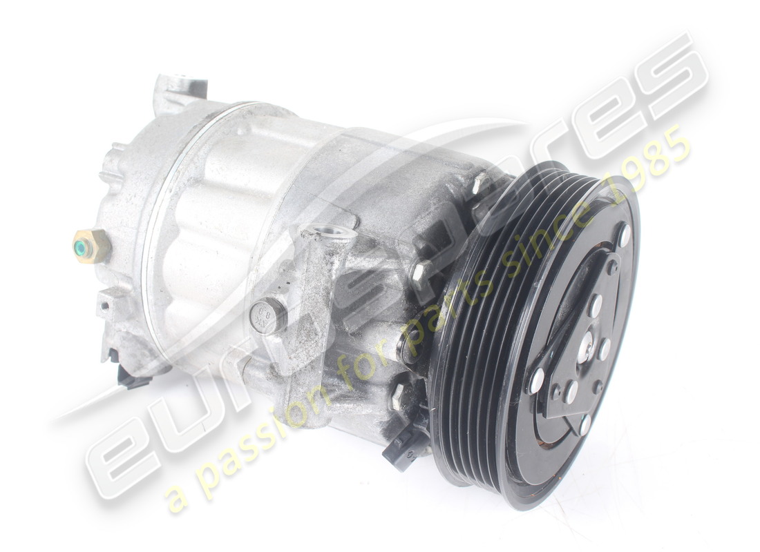 COMPRESOR DE AIRE ACONDICIONADO Ferrari USADO. NÚMERO DE PARTE 333331 (1)