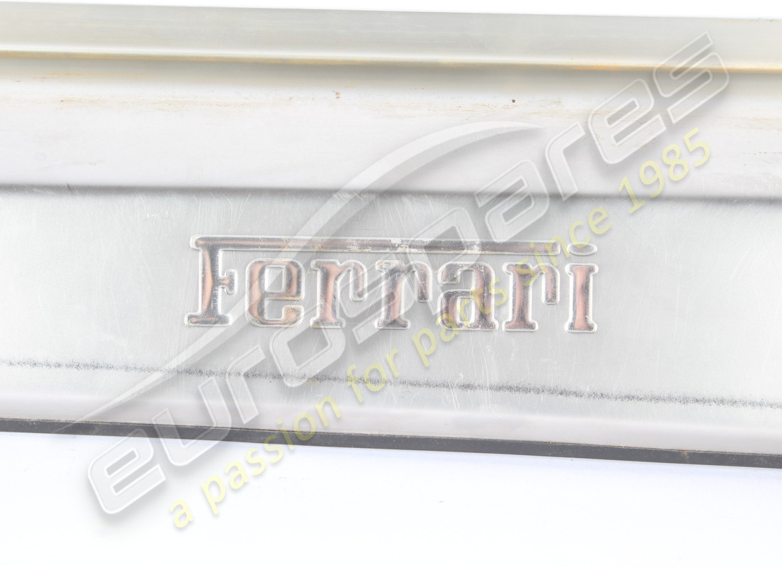 placa de protección derecha ferrari dañada. número de parte 68146500 (2)