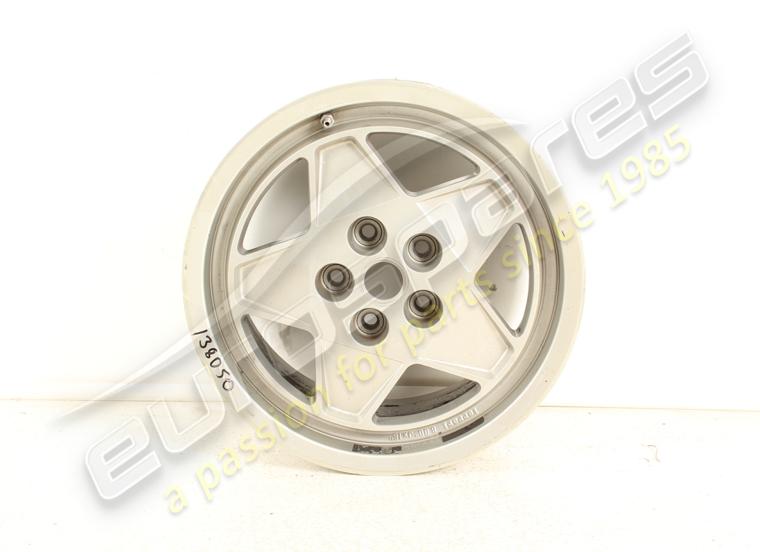 LLANTA DELANTERA USADA Ferrari SPEEDLINE 8J X 16. NÚMERO DE PIEZA 138050 (1)